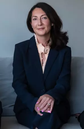 Erin Ravlic, Victoria, Real Estate Agent